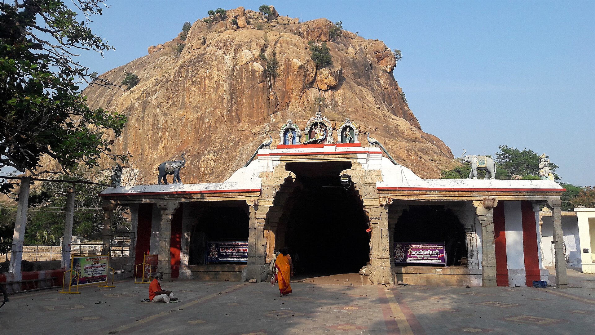Kazhugumalai Murugan Temple